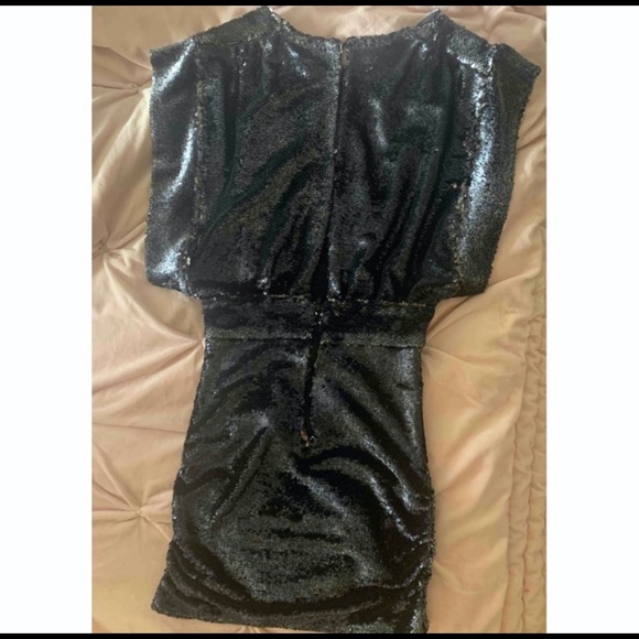 Iro dress - Picture 3 of 5
